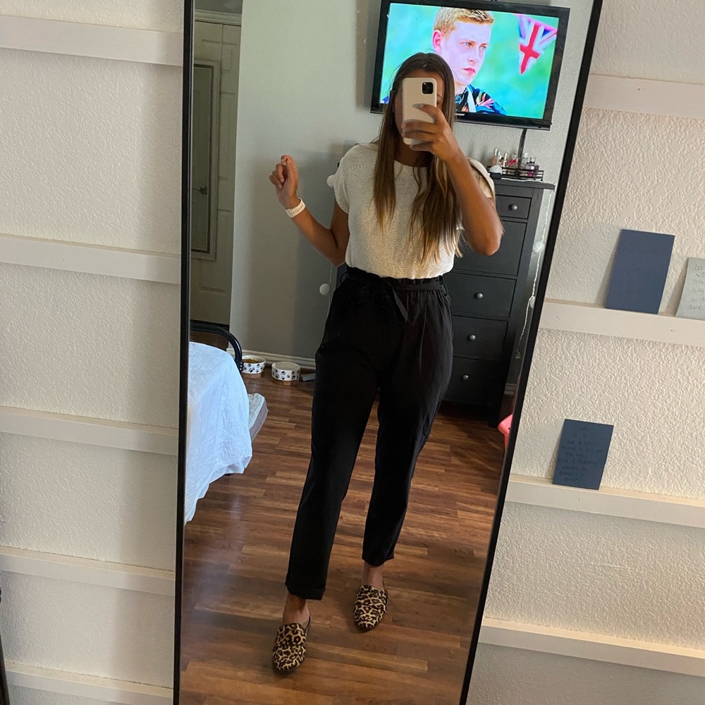 High-Wasted black pants